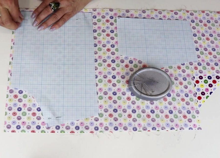 Пошив плечевой накладки с сантиметровой лентой: шаг 1