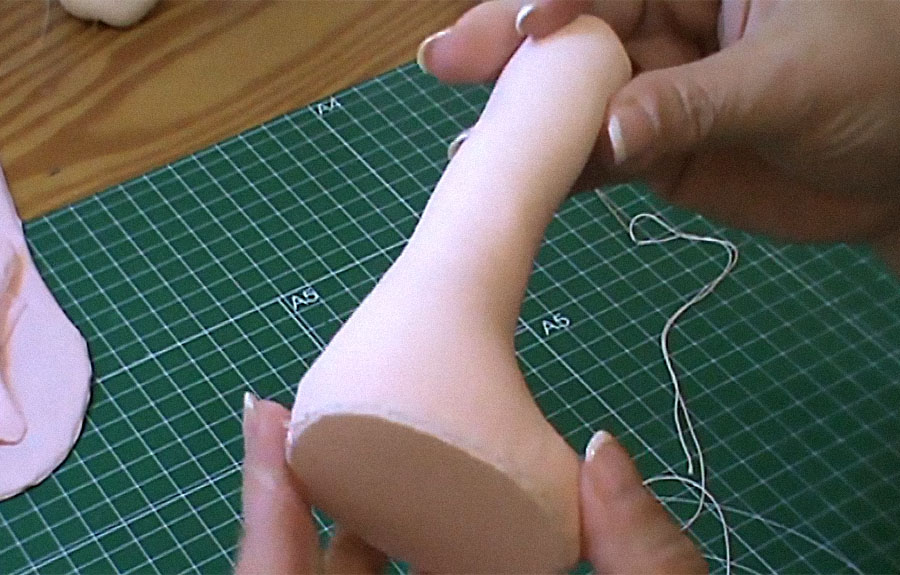 Картонное основание ног куклы