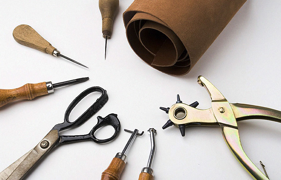 Инструменты и материалы для работы с кожей