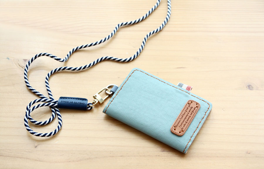 Простой картхолдер из тонкой кожи